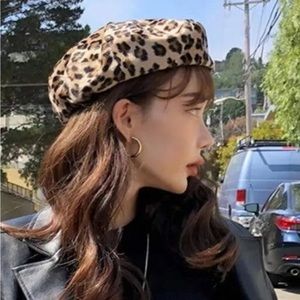 Mob Wife astetic Leopard print beret Hat nwt women's